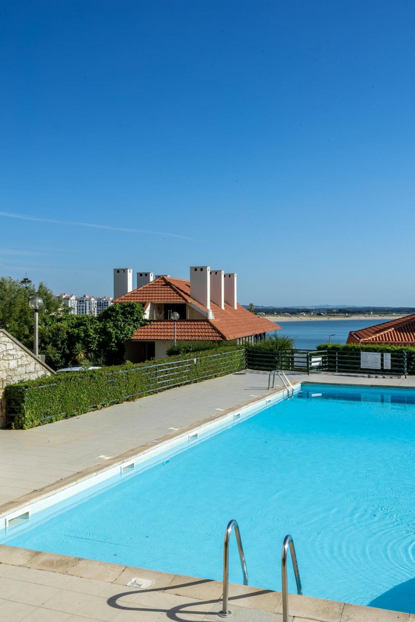 Baia - A Poucos Metros Da Baia Apartment Sao Martinho do Porto Exterior photo